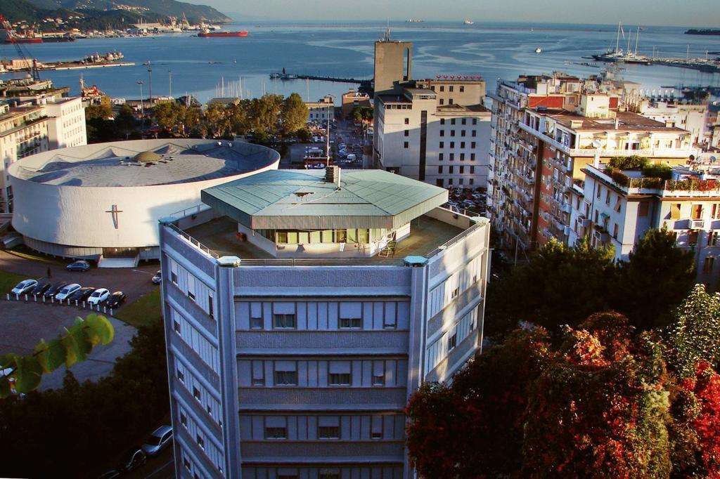 Hotel Hh Il Gabbiano La Spezia Exterior foto