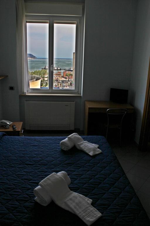 Hotel Hh Il Gabbiano La Spezia Exterior foto